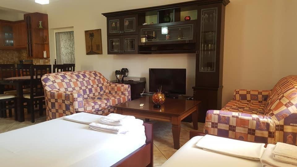 Vita Apartment - Spacious Garden And Balcony 5 Min To Beach & Center Ксамил Экстерьер фото