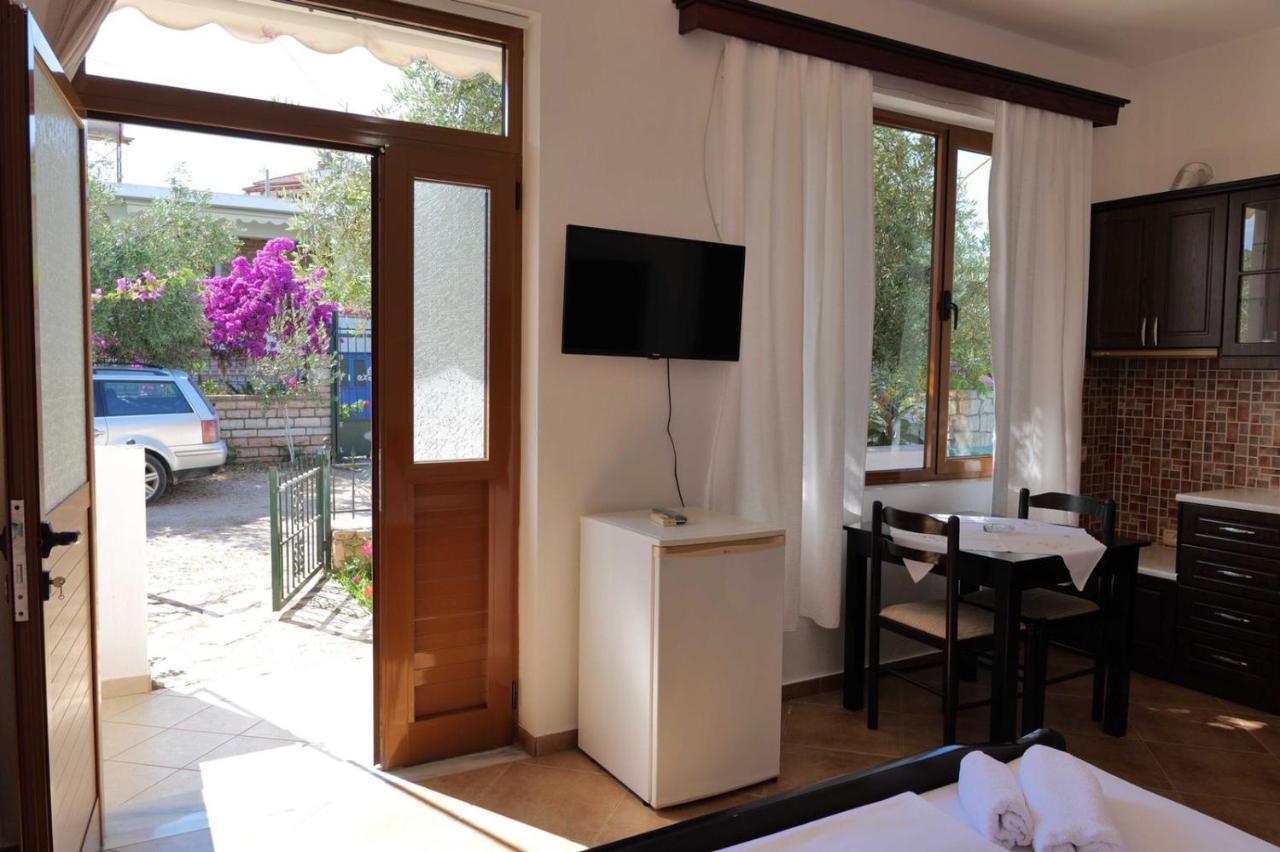 Vita Apartment - Spacious Garden And Balcony 5 Min To Beach & Center Ксамил Экстерьер фото