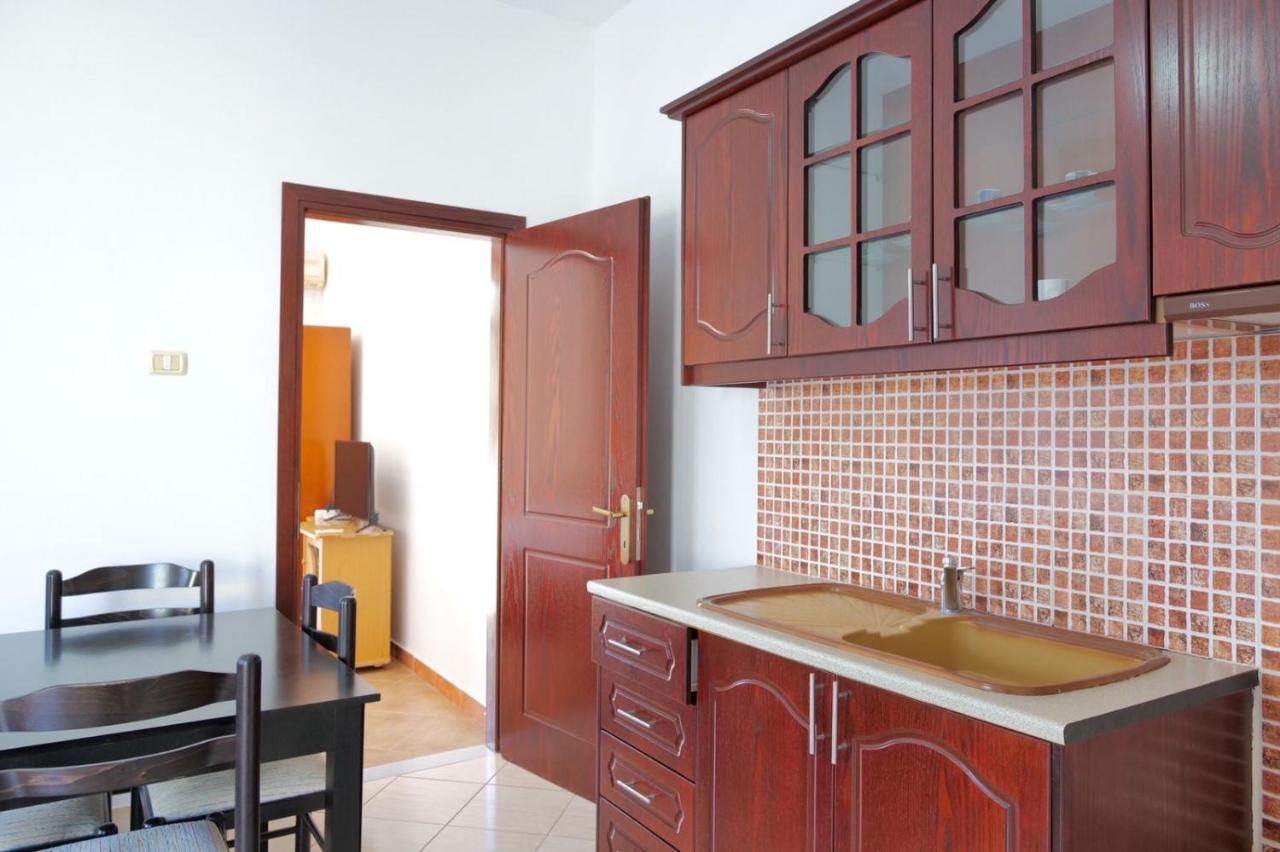 Vita Apartment - Spacious Garden And Balcony 5 Min To Beach & Center Ксамил Экстерьер фото